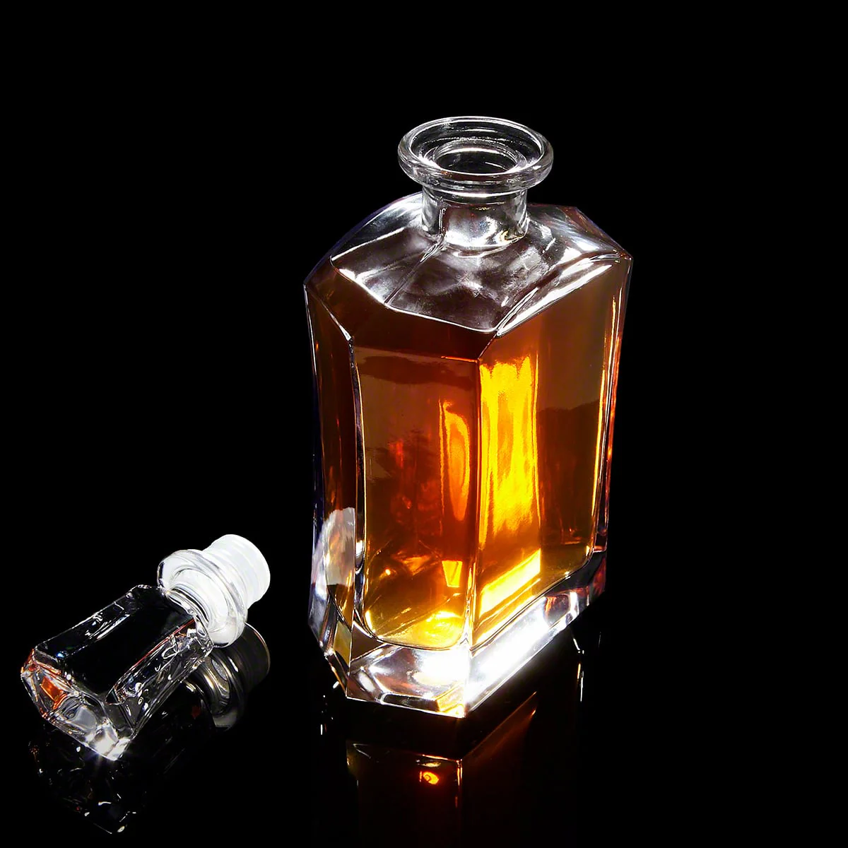 Customized Groomsmen Gifts Set of 5 Argos Decanters - Classic Groomsmen Design - Image 4