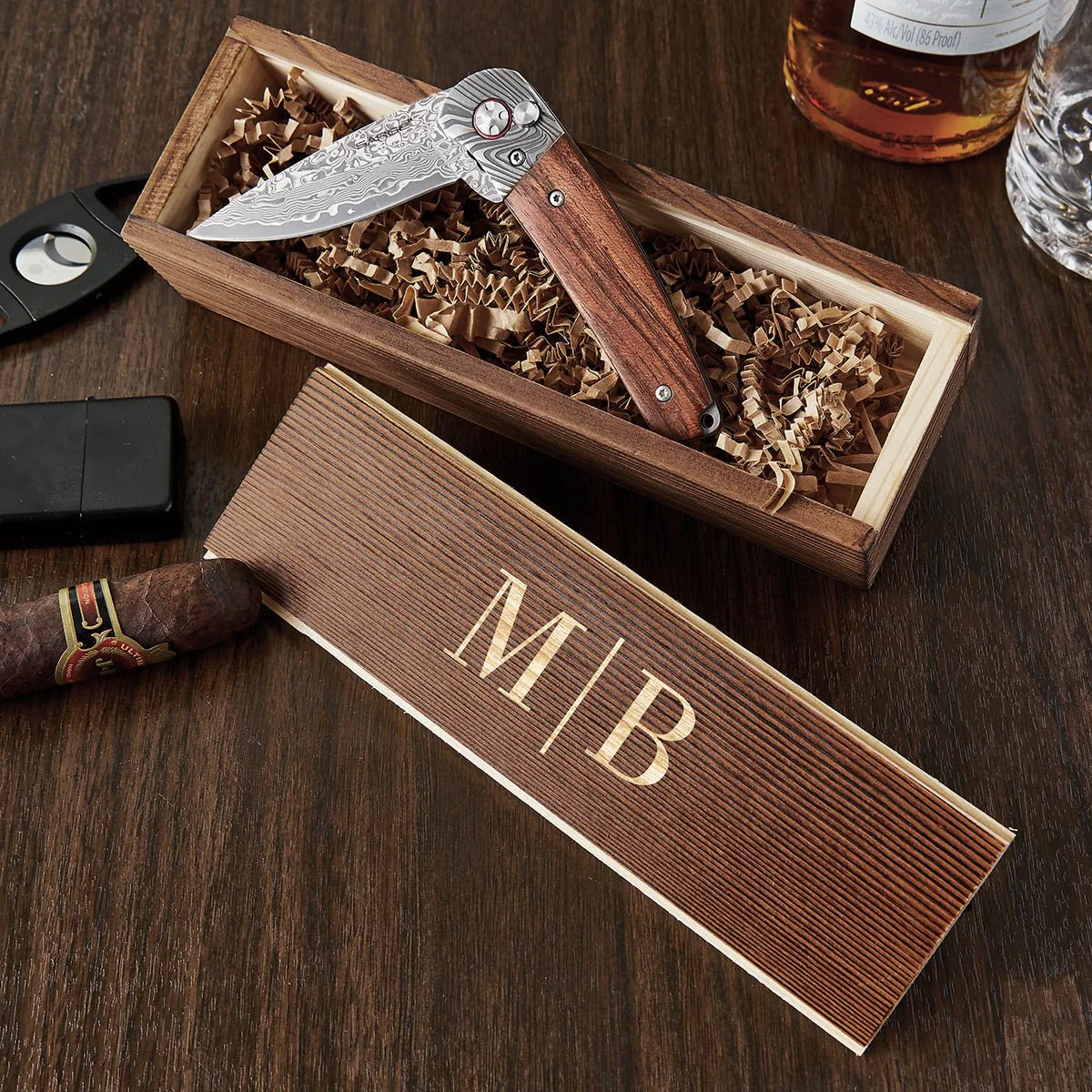 Crafted Damascus Pocket Knife with Custom Gift Box - Image 4