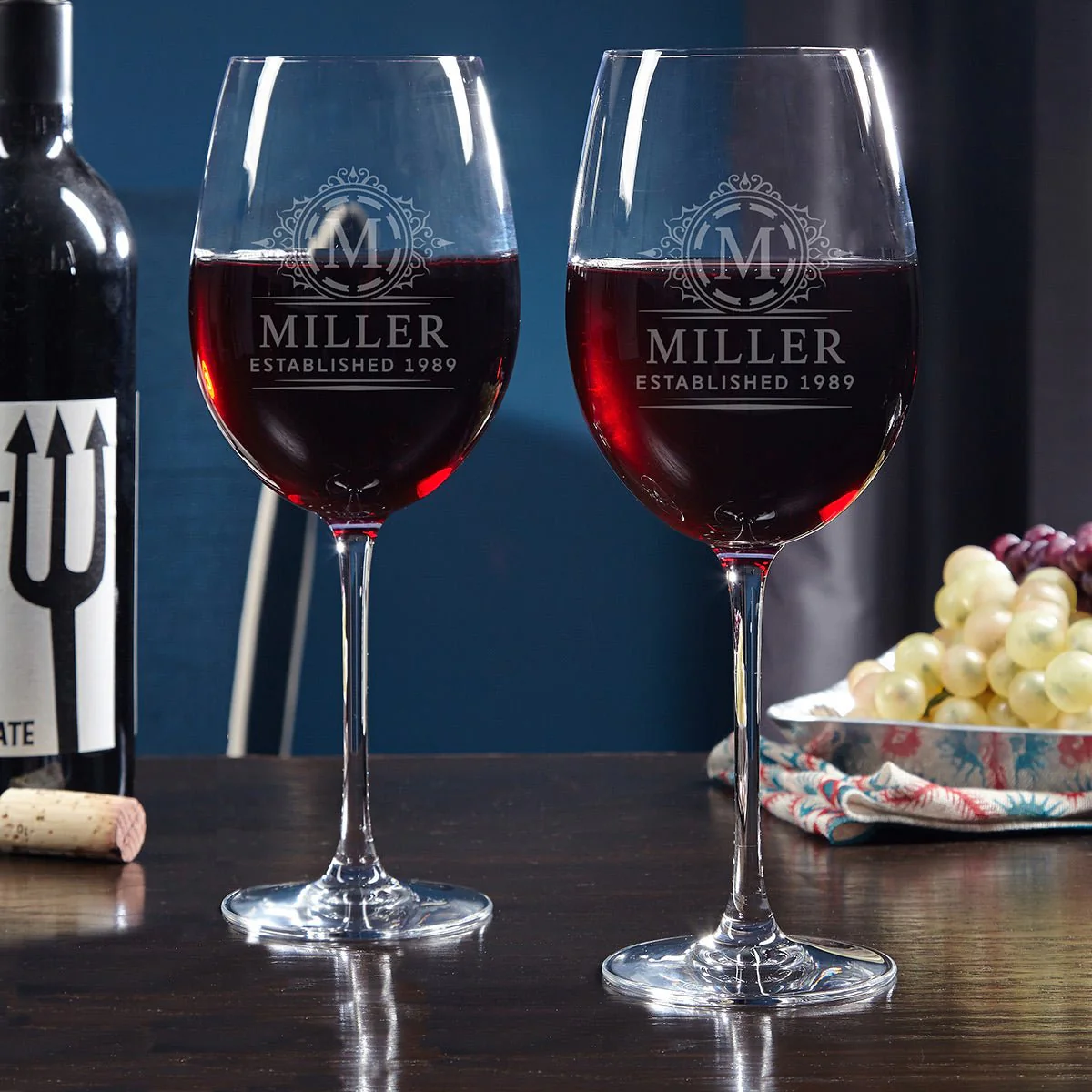 Pomerol Wine Gift Set with Personalized Wine Glasses and Wooden Box - Image 5